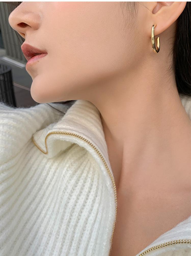 Extremely Simple And Versatile Metal Earrings