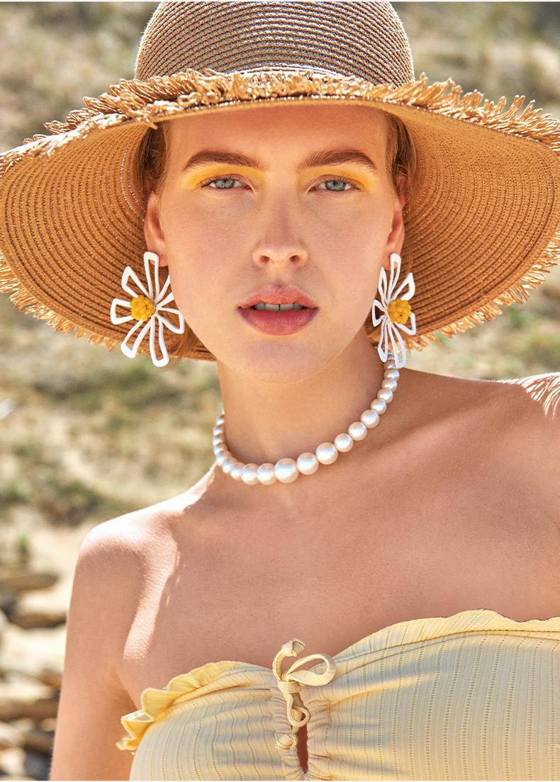 Summer Lively Daisy Earrings