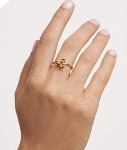 Romantic Floral Circle Ring - Rare Visual Jewelry