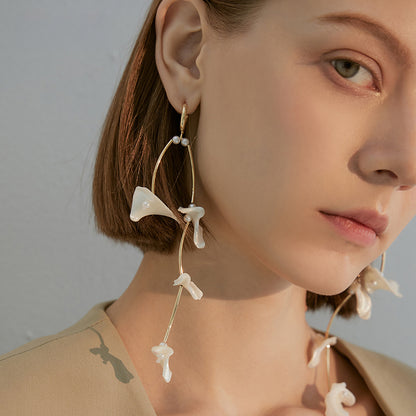 Shell Tassel Pendant Earrings - Rare Visual Jewelry