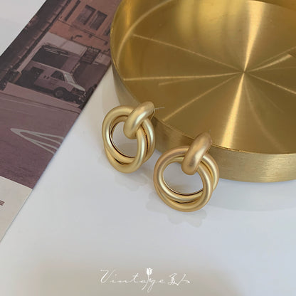 Elegant Metal Geometric Ear Clips - Rare Visual Jewelry