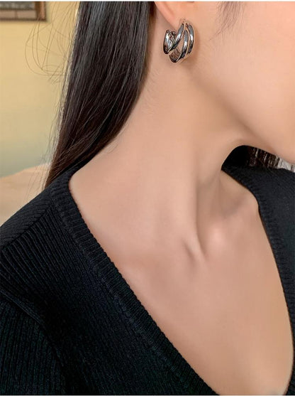 Simple metal Circle Earrings - Rare Visual Jewelry