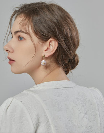 Delicate Bee Baroque Natural Pearl Earrings - Rare Visual Jewelry