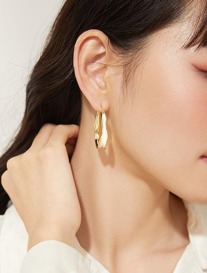 Vintage Flowing Metal Earrings - Rare Visual Jewelry