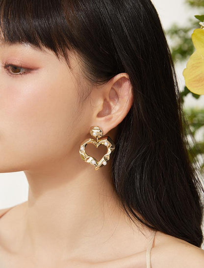 Pleated Heart-shaped Pearl Earrings - Rare Visual Jewelry