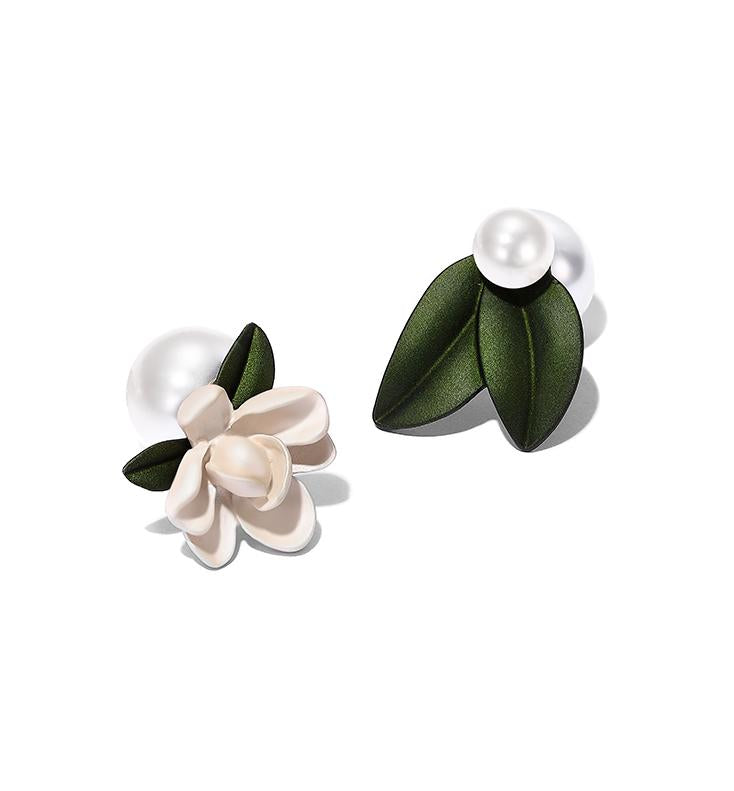 Light Luxury Gardenia Pearl Earrings