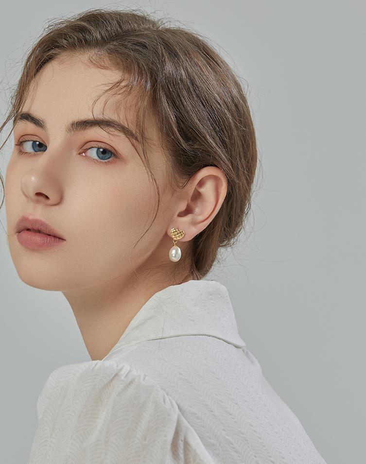 18K Peach Heart Baroque Pearl Earrings