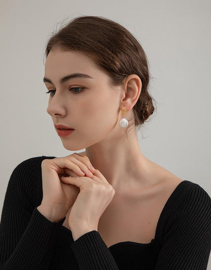 18K Gold High Grade Pearl Earrings - Rare Visual Jewelry